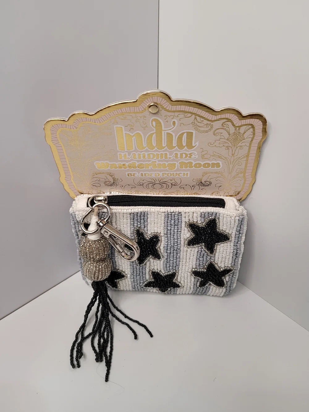 👉✨️Made In India Handmade Beaded Star Pouch in White & Black
